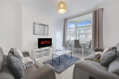 Image de Elegant 4 Bedroom, Near South Park, Sleeps 7