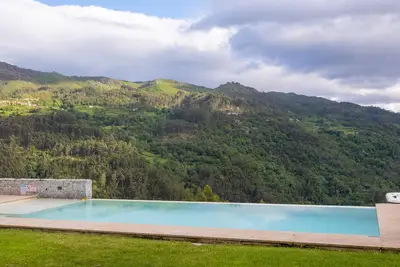 Casa com Piscina e Jacuzzi Privado - Gerês