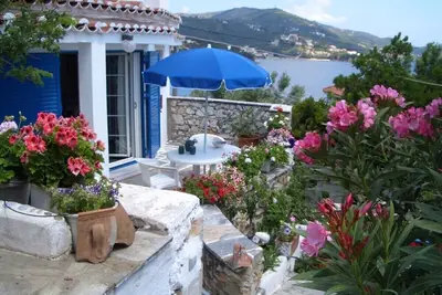 Image de Komfort-villa im BlĂĽtenparadies mit Strandzugang