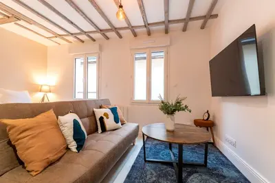 Image de Suite Longhorn - Studio design et chaleureux a Rouen