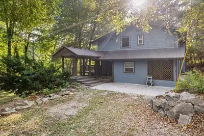 Image de Cox Riverside Retreat - 32 miles to Springfield