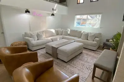 Image de Luxurious & Unique Home on 1 Acre - Near LaCantera