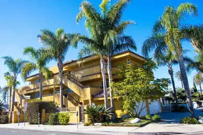 Image de Oside Beach condo. Steps from beach. All the toys you could need!