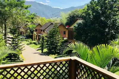 Image de Serene Mountain Villa with Private Jacuzzi - Perfect Family Getaway