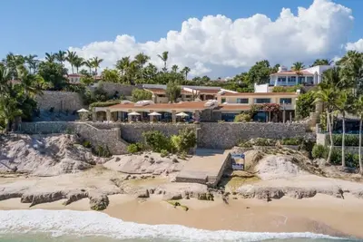 Beachside Paradise: Heated Pool, Sunsets, Bbq