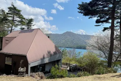 Image de Saiko Lakefront cabin for 10/Fuji view Bbq/Jacuzzi/petOK/5min dr Kawaguchi Lake