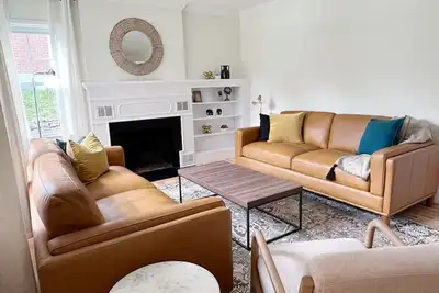 Image de This is where new and mid-century character come together for a beautiful stay