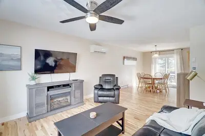 Image de This house is a 3 bedroom(s), 2 bathrooms, located in Fredericton, Nb.