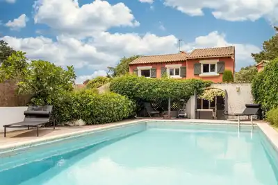 Image de L'Hacienda, une très belle maison de vacances avec piscine privée clôturée, dans le Languedoc-Roussillon