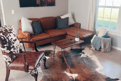 Image de The Hanover Hideaway! Minutes from Hanover College, 5 Miles to Downtown Madison!
