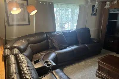 Image de 3 Bedroom Apartment next to the Commuter Rail