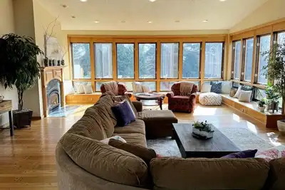 A+ Country Getaway | Rooftop Deck | Pet Friendly