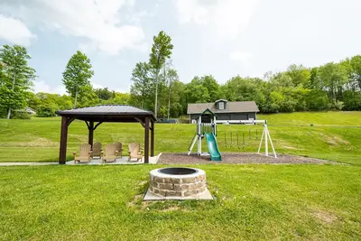 Image de Mountainside Loft Cabin 45l-King Bed, Queen Bed, Loft