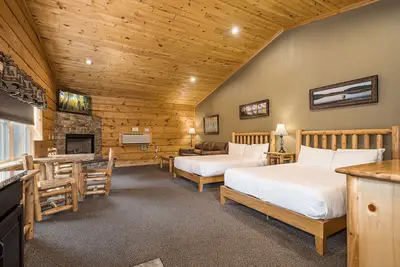 Image de Lakefront Cabin 3-Hot Tub, Dog Friendly