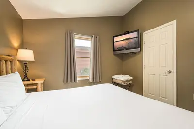 Image de Lakefront Lakeview Cabin 5-Hot Tub, Full Kitchen