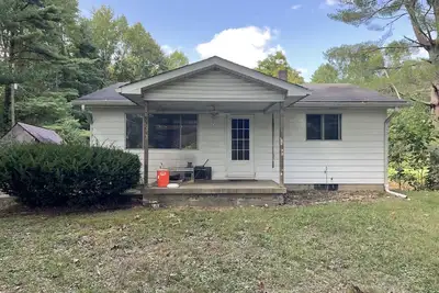 Image de Cozy 2-bedroom cottage located in beautiful and private Hoosier National Forest