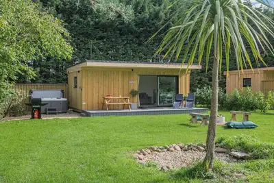 Image de Dog-Friendly Luxury Lodge: Retreat from City to Country Bliss with Hot Tub