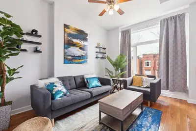 Image de Comfortable Condo in the Heart of Bronzeville by RedAwning