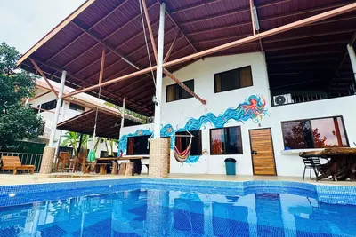 Image de Beautiful poolside condo! Great location! Ac+