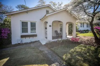 Image de Your Updated Cottage for Masters Week!