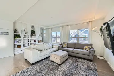 Image de Spacious Home Near Airport /View/Comfy Beds