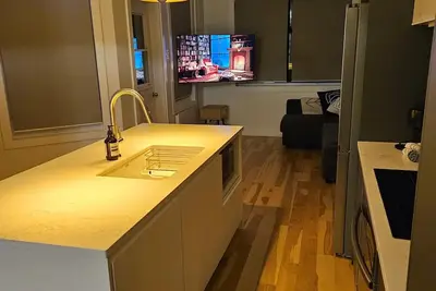 Image de Chic Modern Apt in The Plateau\n\n