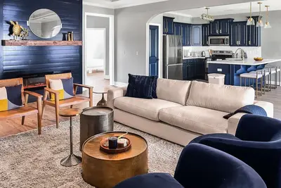 Image de Glaring & Modern 3br 2bth Home 13 Min Dt Stadium - Lux Backyard