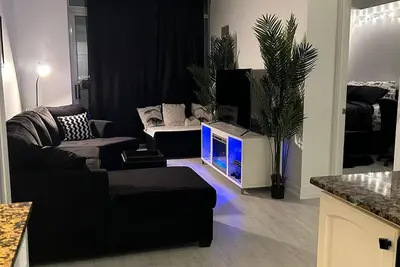Image de Luxury Condo Vacation Rental Missisauga/Toronto Book today your stay