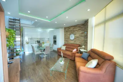 Image de Roof terrace, Seaview 3 bedroom penthouse Goslm-11