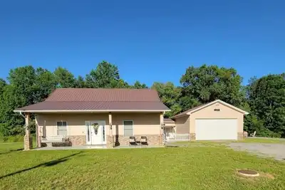 Image de Fishing Cabin, Boat Parking/Rv Camper, Near Lake 1/2mile beautiful walk/view!