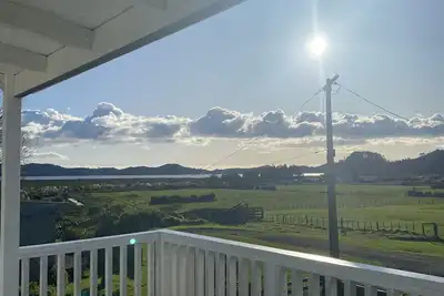 Image de Harbour views, close to town