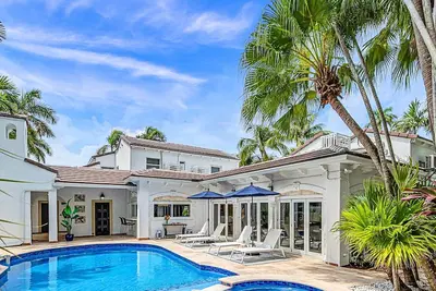 Image de Grand historic Residence / Walk to beach / Heated Pool / Outdoor kitchen / Hibiscus Key / Residences