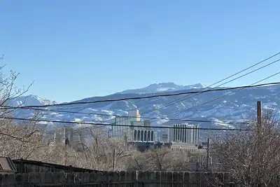 Image de Cozy and Pet Friendly \"Movie House\" in Reno with Rv parking