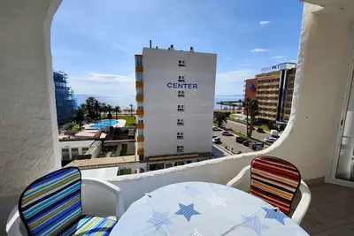 Image de 1035 Sol Levante Ii 1-106, AGRÉABLE Studio, A 200m De La Plage La Plus Spacieuse De Roses. Grand Front De Mer Pour De Longues Promenades.