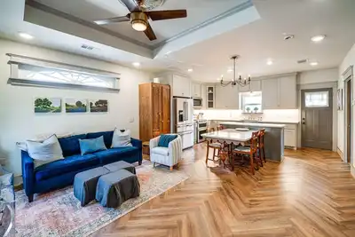 Image de Walkable Dallas Bungalow: 4 Mi to Downtown