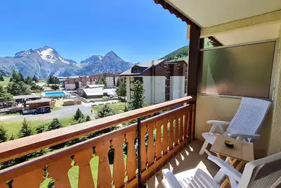 Image de Studio 4 pers au bord des pistes, vue montagnes