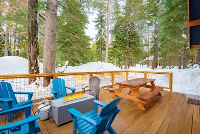 Indigo Owl by AvantStay | Cabin w/ Firepit | Minutes to Lake & Slopes