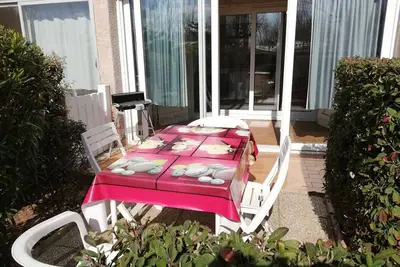 Image de Studio Cabine 4 Pers avec Véranda et Parking Privé – Proche Quai de Plaisance à Marseillan