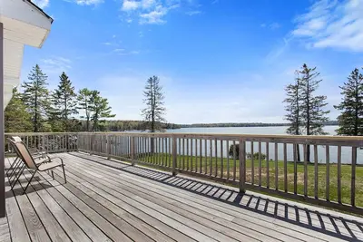 Image de Waterfront home on Maine's Taunton Bay- Spacious and Serene 3 bedroom, 2 bath