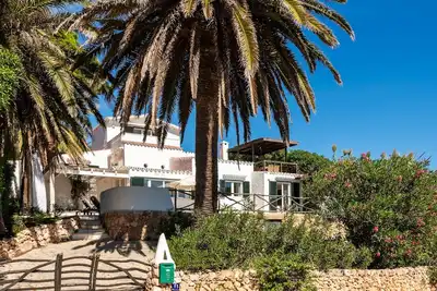 Image de Delightful, Large, 5 bedroomed villa with attractive gardens and private pool.