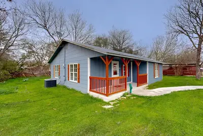 Image de Cozy home with Bbq pit in Cowboy Capital of the World, walk to Medina River