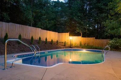 Image de Private Pool & Hot Tub on Serene Wooded Lot