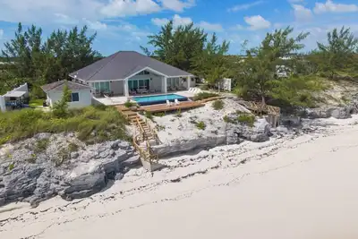 Image de Beachwood Villa, Oceanfront near sand flats! Most 5 stars on the island