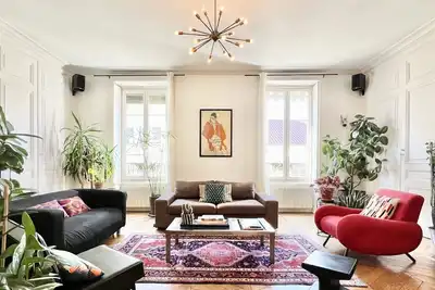 Image de Logement centre-ville, calme, spacieux et lumineux