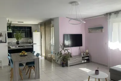 Image de Résidence paisible : 10 mn à pied de la mer et idéal Roc D'Azur