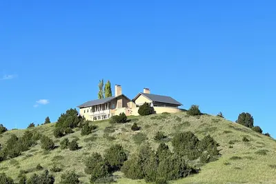 Image de The ultimate 3-bedroom home set up for entertaining in Belgrade with Ac, WiFi.