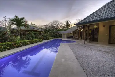 Image de Walkable Oasis w/pool near Dining Surf & Beach