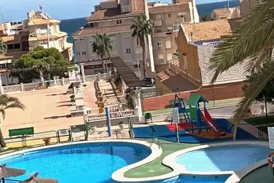 Image de Superbe maison bord de mer. Piscine- Tennis-Aire de jeux-Garage-8 pers