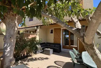 Image de Maison \"Dydy Haven\" (dans résidence privée avec piscine)