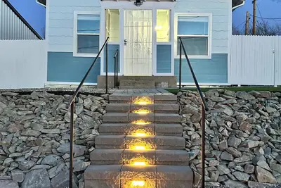 Image de Secluded 1924 Home, Walk to Whiskey Row, Downtown